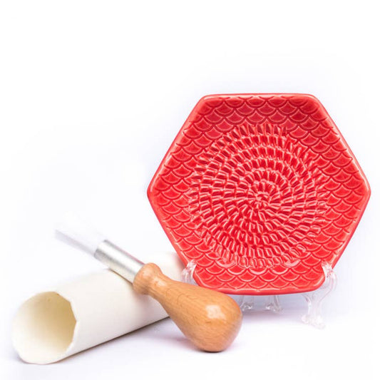 Grater Plate with Peeler and Brush, Red