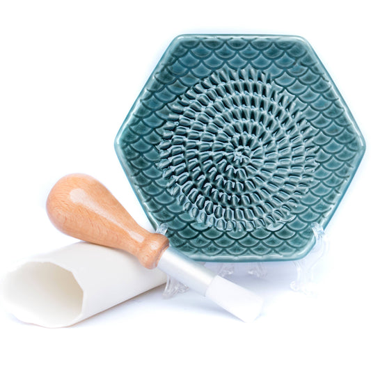 Grater Plate with Peeler and Brush, Teal