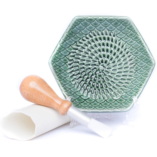 Grater Plate with Peeler and Brush, Sage