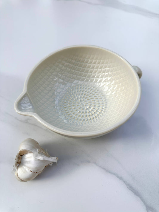 The Grate Bowl, Pearl