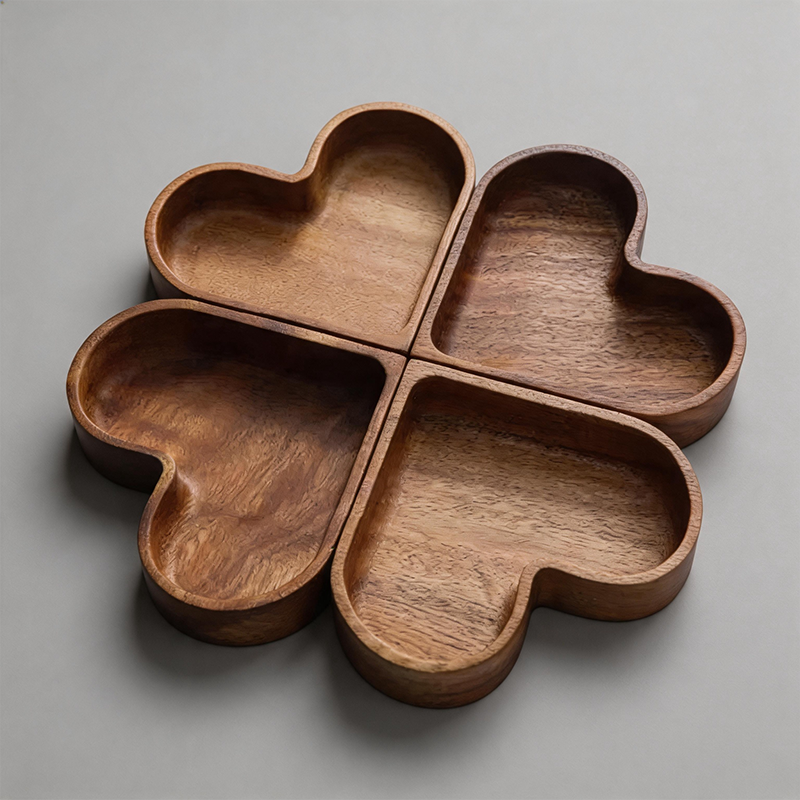 Heart‑Shaped Solid Wood Tray: Wood Color / One Size