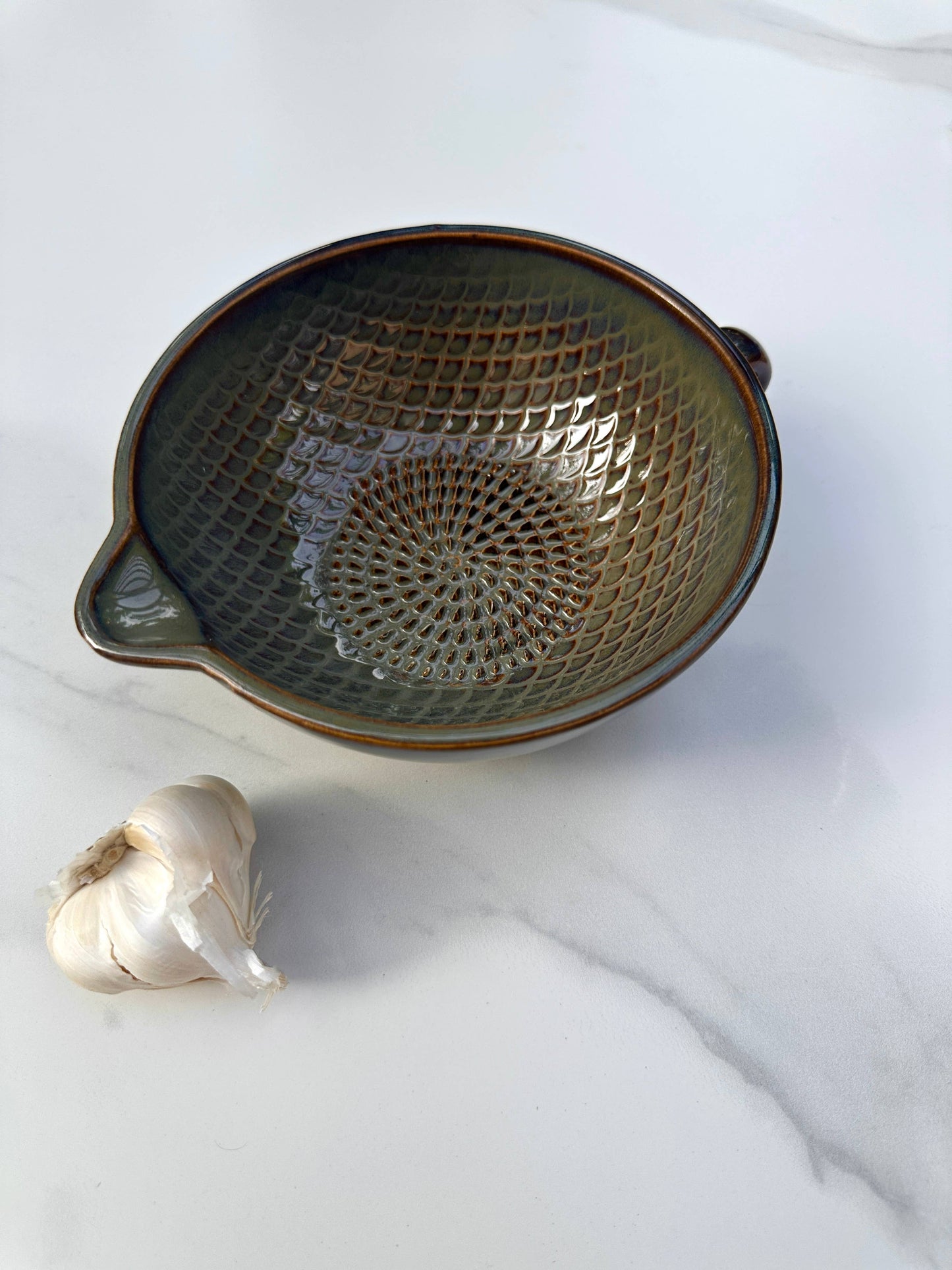 The Grate Bowl, Pearl