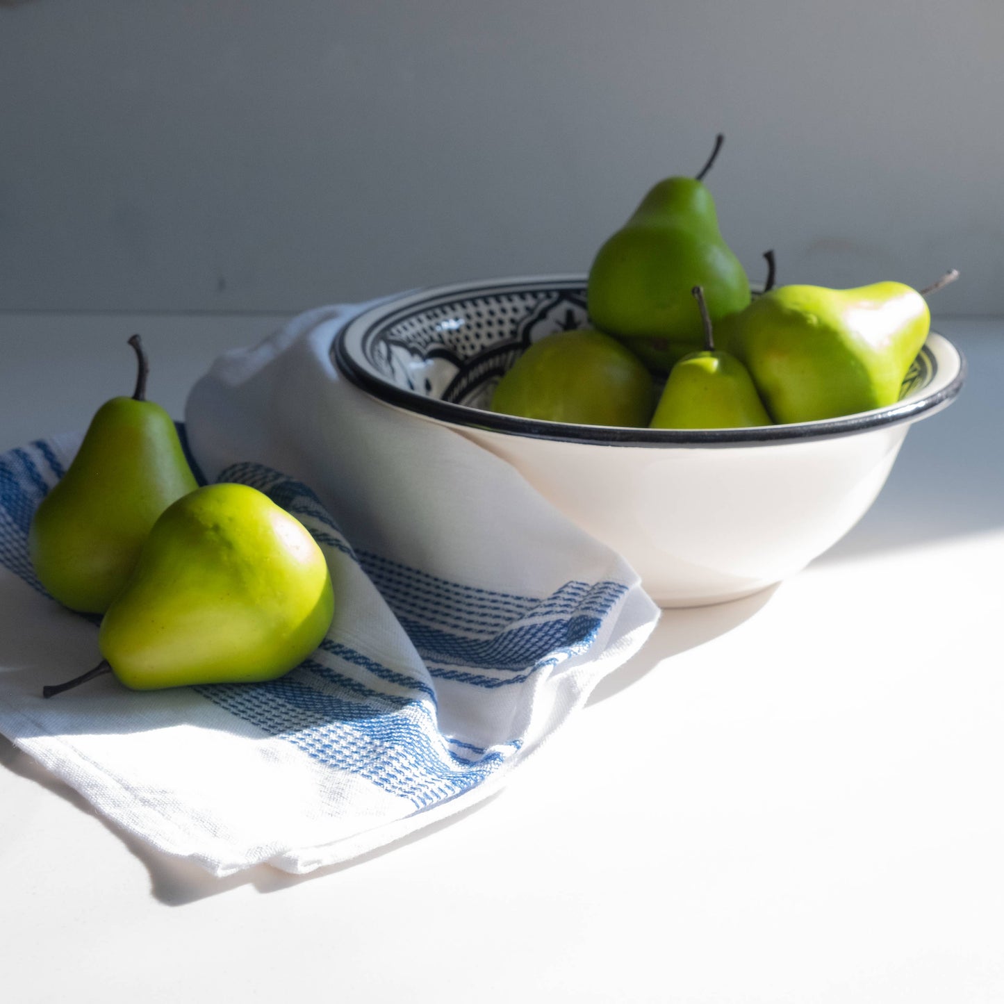 Haqima Ceramic Berry Bowl, Stoneware Colander, Strainer